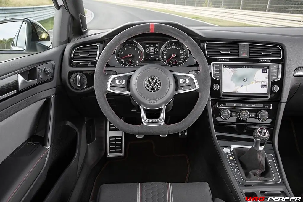 volkswagen-golf-gti-clubsport-iaa-2015-13-