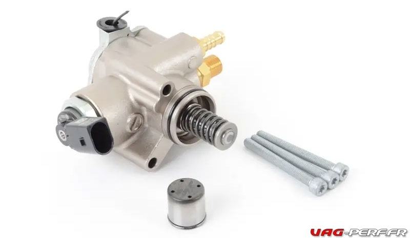 La pompe haute pression, HPFP du moteur 2.0 TFSI TSI EA113 avec ses vises et son cam follower