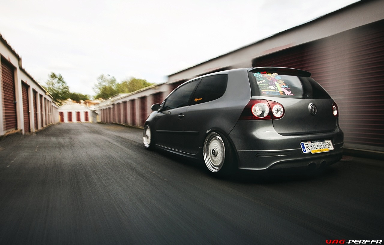 Les Feux arrières de la VW Golf 5. Références Origine + Feux à Led, Cerise R32/Edition 30