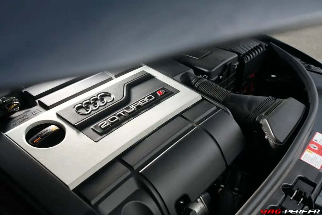 Voici la baie moteur d'une Audi S3 8P équipée du 2.0 TFSI EA113