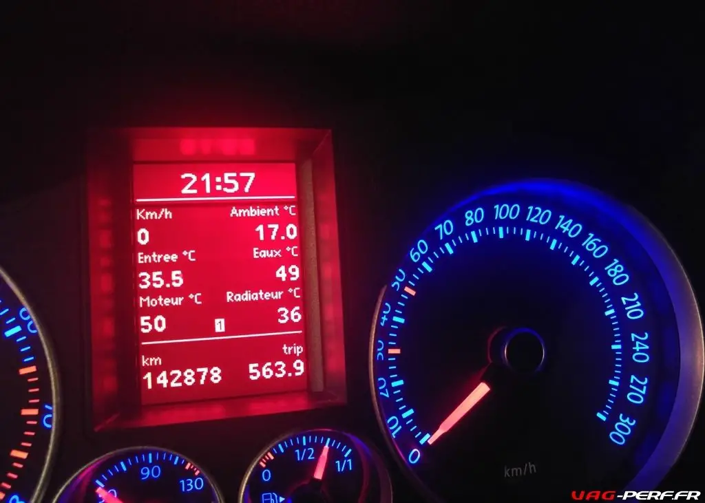 Voici l'écran de l'ordinateur de bord d'une VW GOLF 5 Gti qui nous affichage la température d'Admission, Moteur, Extérieure, Radiateur et d'eau !