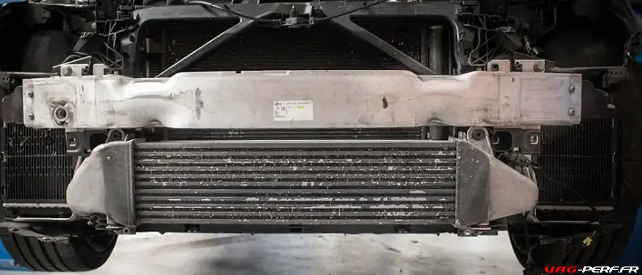 Voici l'intercooler installé d'origine sur l'Audi TT RS 8S