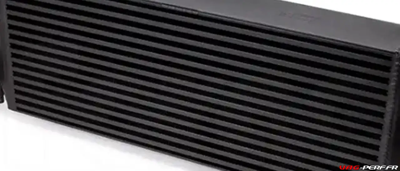 Voici l'intercooler gros volume Forge pour votre Audi TT RS 8S 2.5 TFSI 400 cv