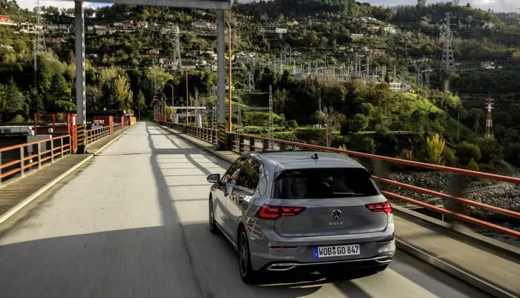 2020_volkswagen_golf_110_1600x1200