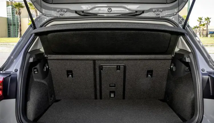 2020_volkswagen_golf_124_1600x1200