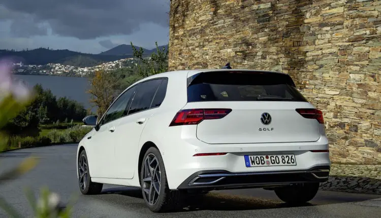 2020_volkswagen_golf_147_1600x1200