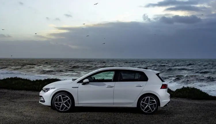 2020_volkswagen_golf_149_1600x1200
