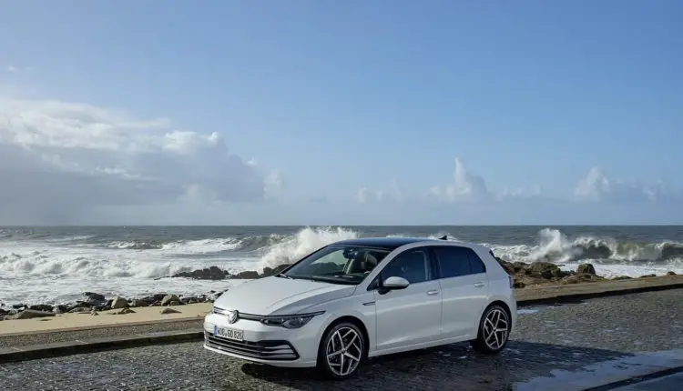 2020_volkswagen_golf_155_1600x1200
