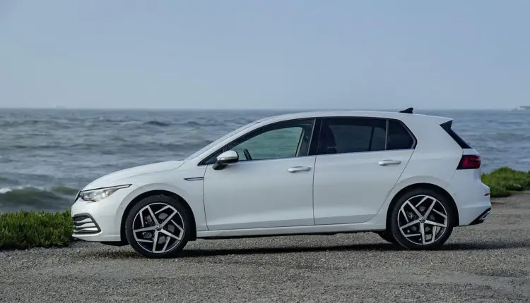 2020_volkswagen_golf_161_1600x1200