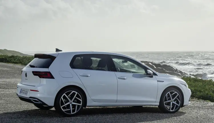 2020_volkswagen_golf_164_1600x1200