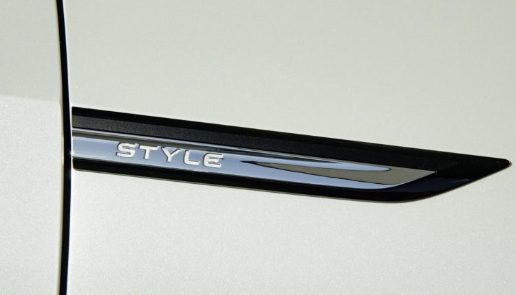 2020_volkswagen_golf_176_1600x1200