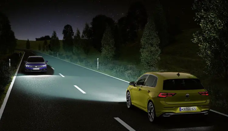 2020_volkswagen_golf_259_1600x1200