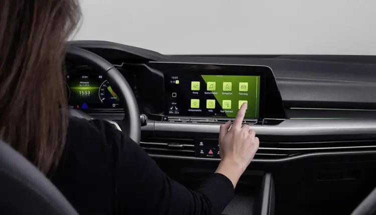 2020_volkswagen_golf_277_1600x1200