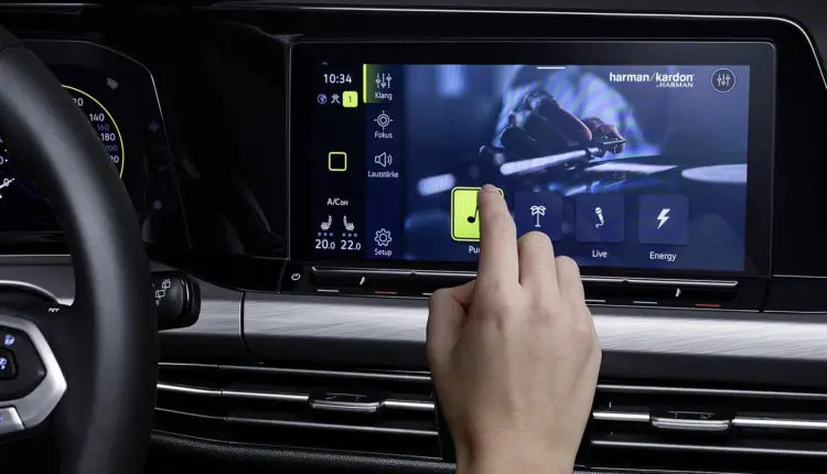 2020_volkswagen_golf_279_1600x1200