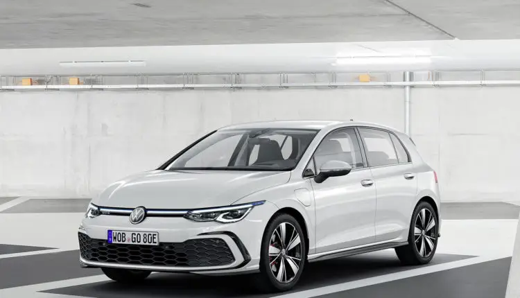 2020_volkswagen_golf_72_1600x1200